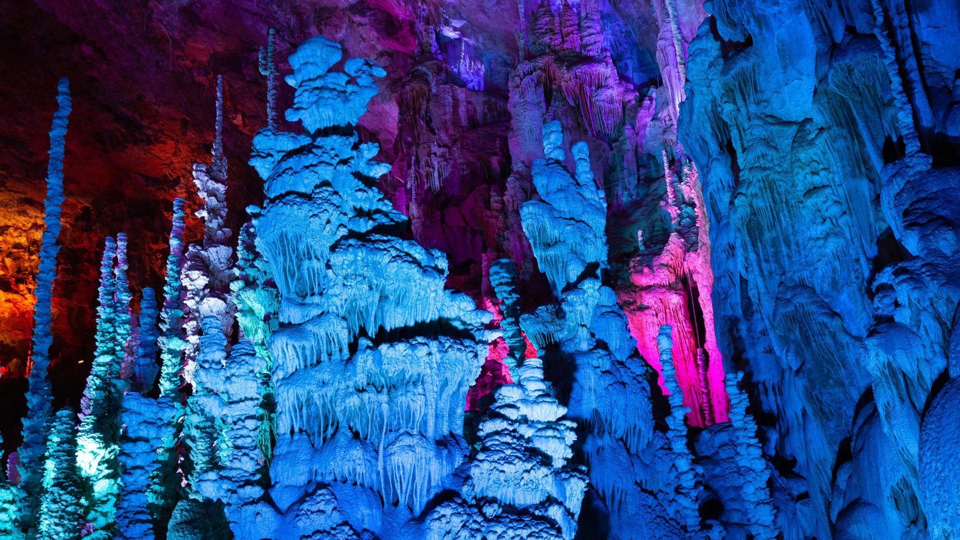 The Earth is constantly changing – but what about caves? Learn all about it this British Science 