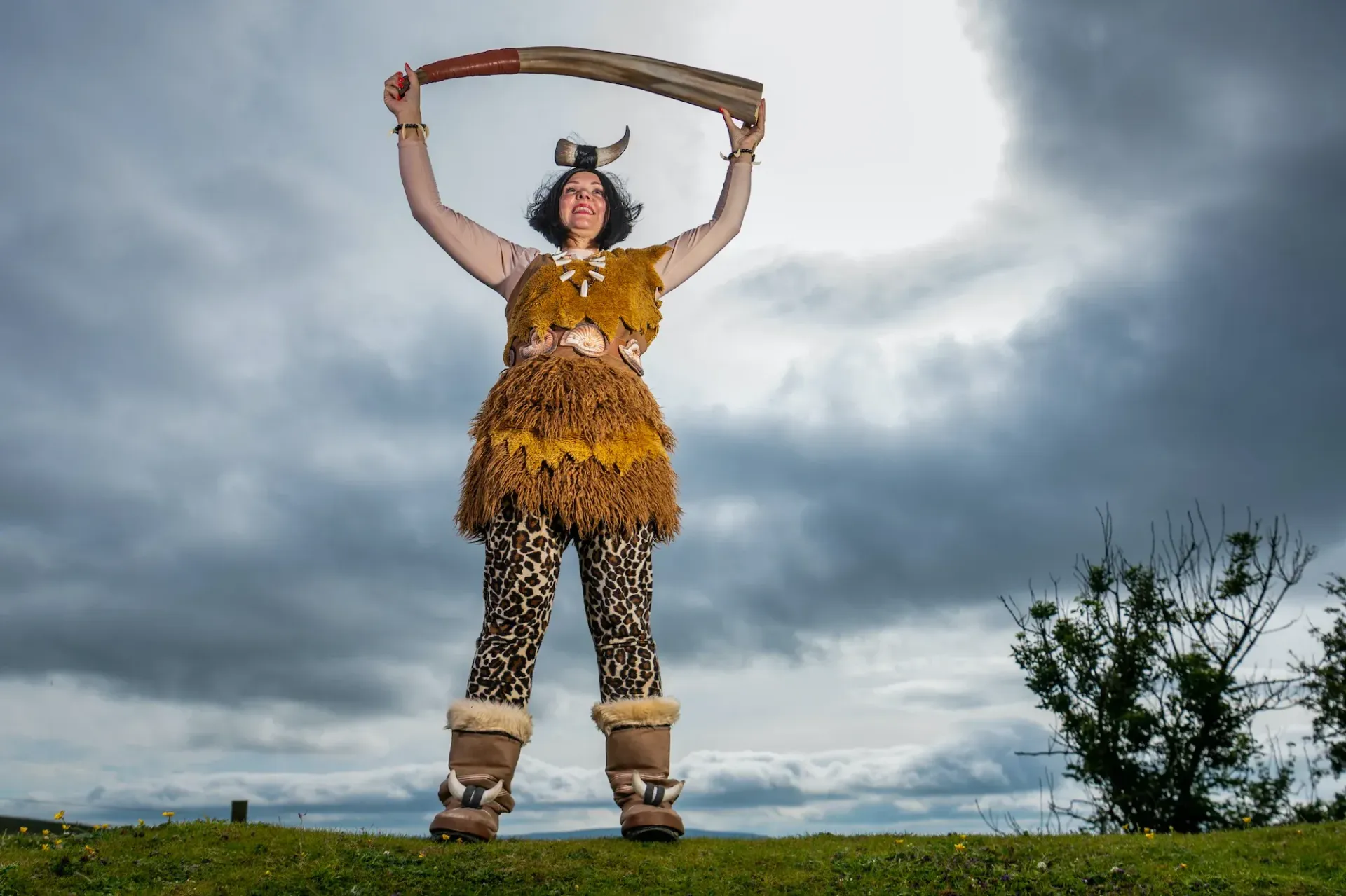 What was life like in the Stone Age? Explore the Neolithic lifestyle with us – from clothes to food, from hunting to entertainment.