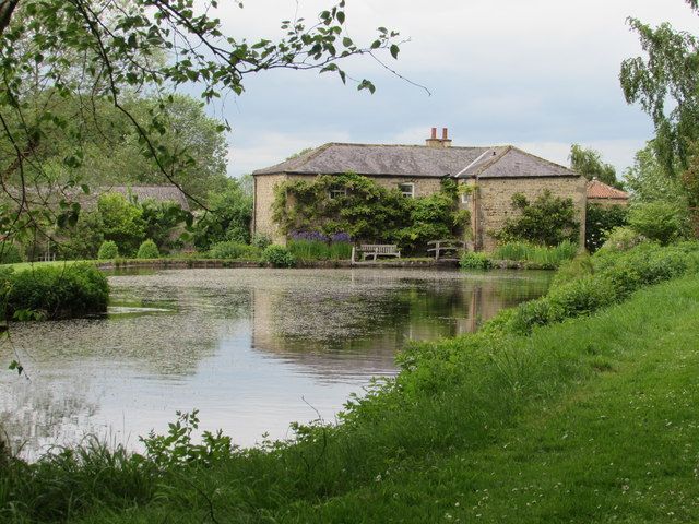 Picture of Sleningford Watermill.