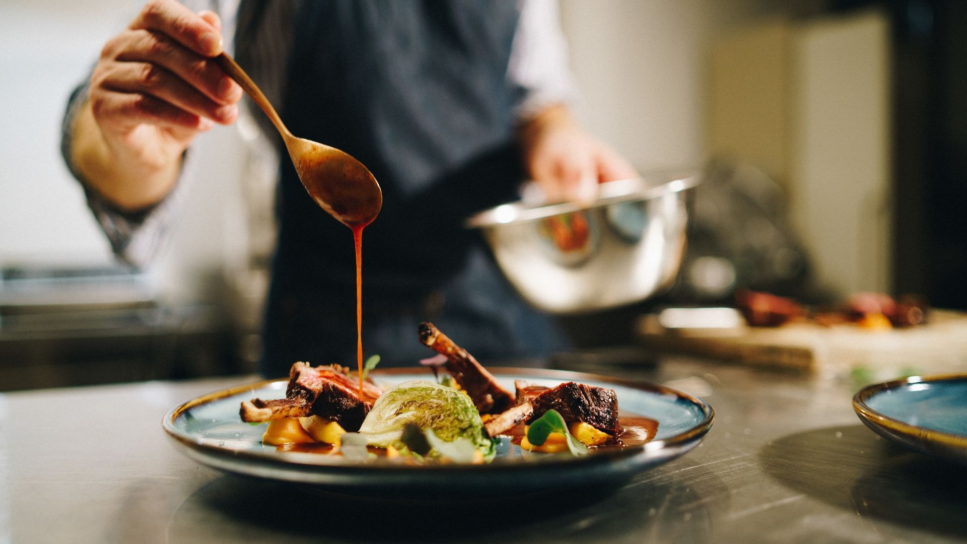 Discover great restaurants and eateries near Stump Cross Caverns, from pubs to cafes – all perfect 