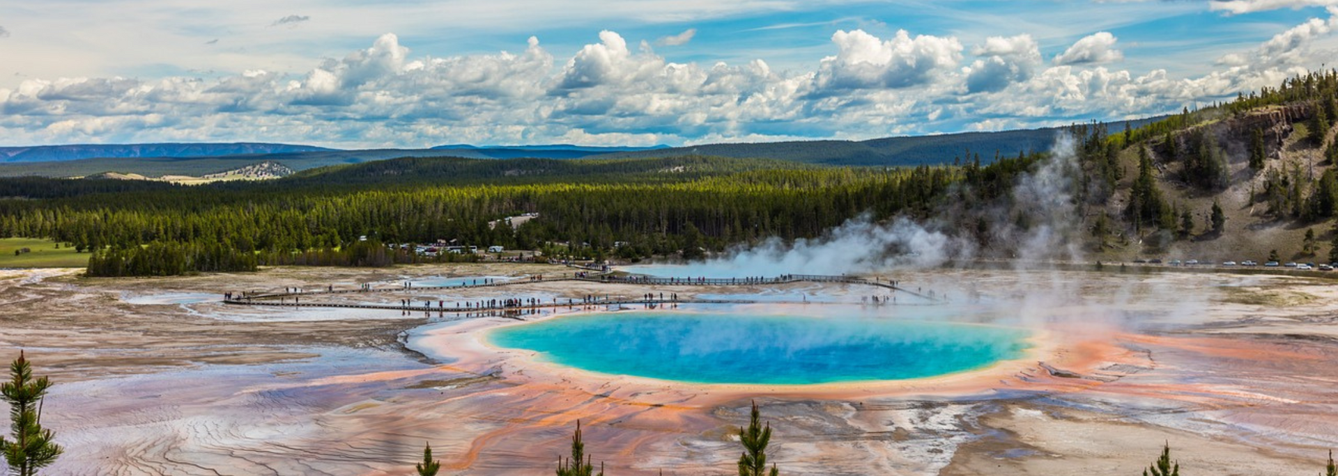 Picture of Yellowstone National Park.