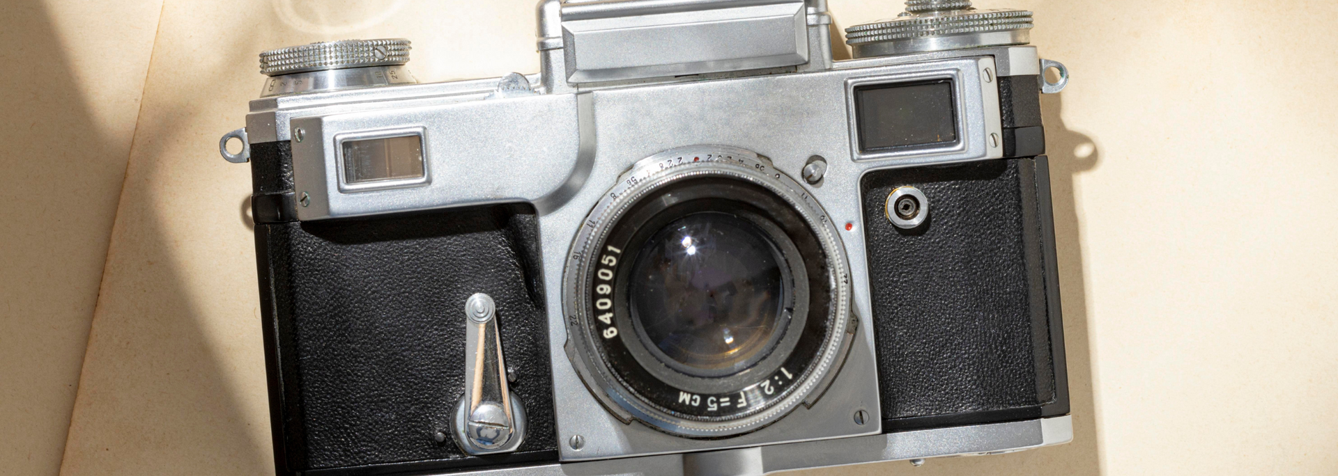 Picture of an old-school camera. Picture of an old-school camera.