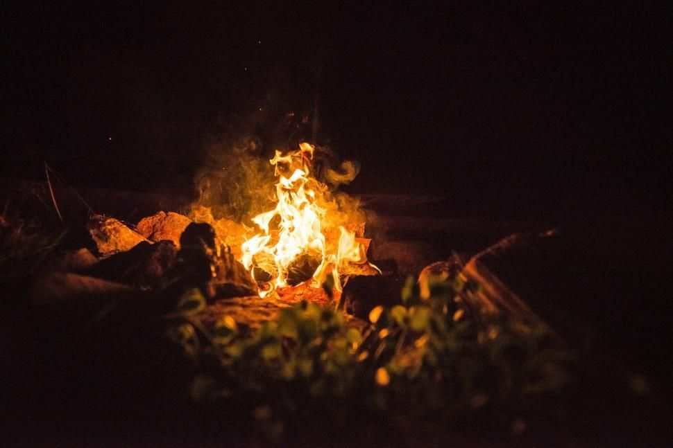 Picture of a cooking campfire.