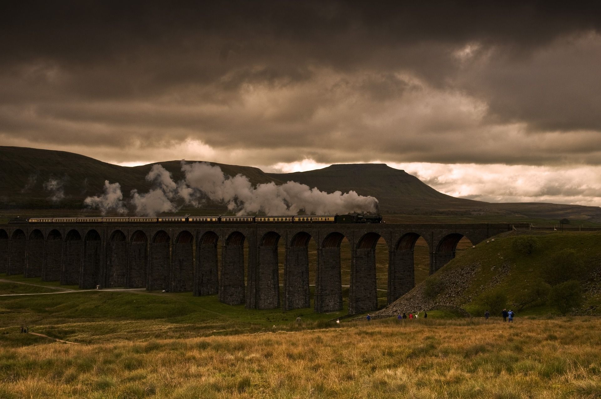 Picture of Ribblehead Viaduct.