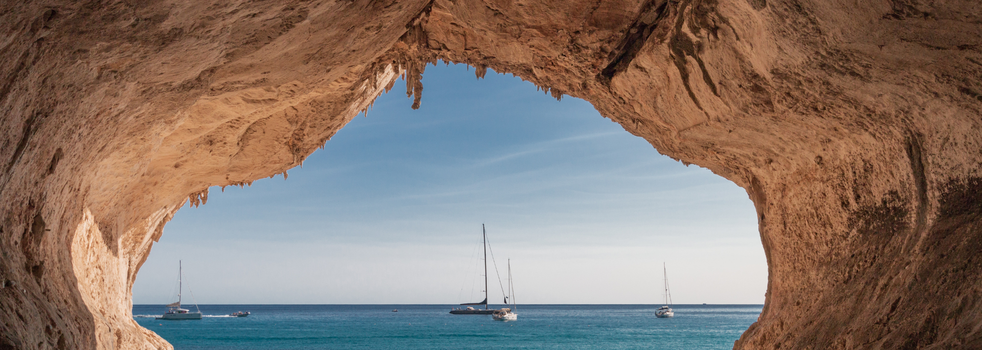 Picture of a sea cave made out of the same rock. Picture of a sea cave made out of the same rock.
