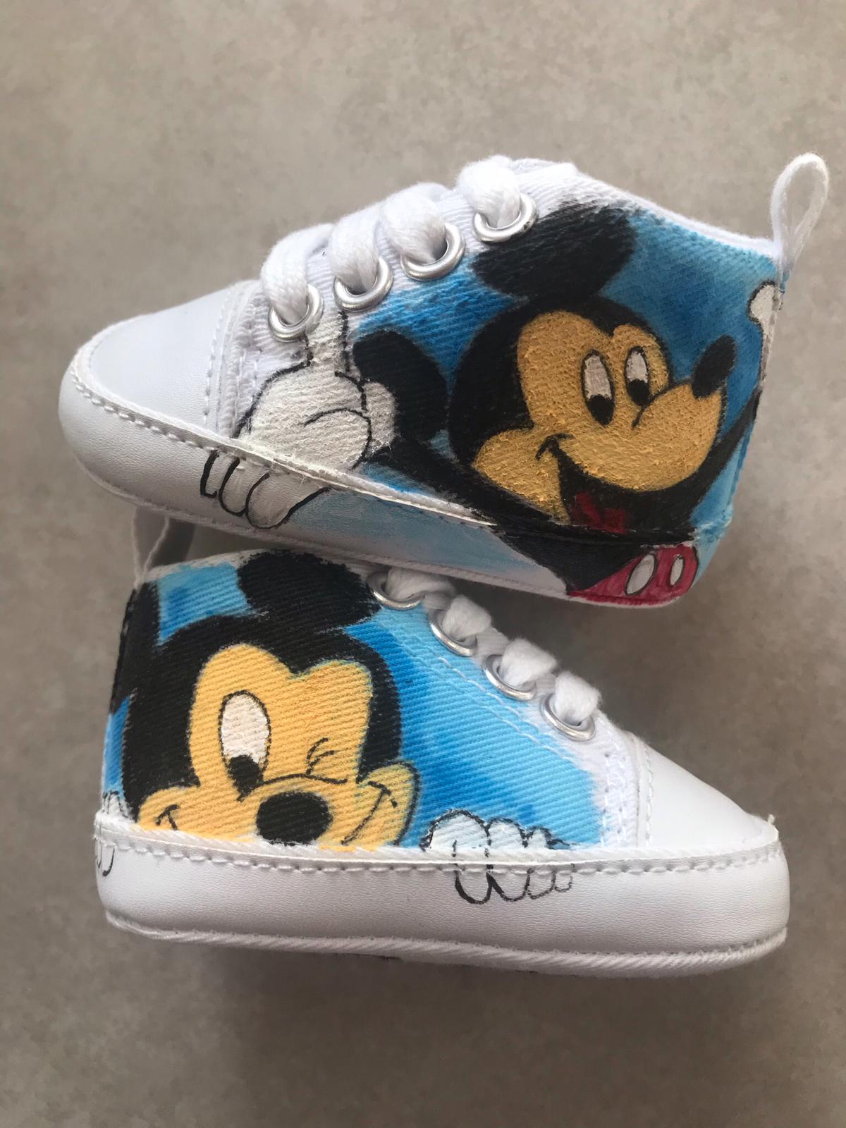 Scarpine neonato dipinte a mano Mickey Mouse