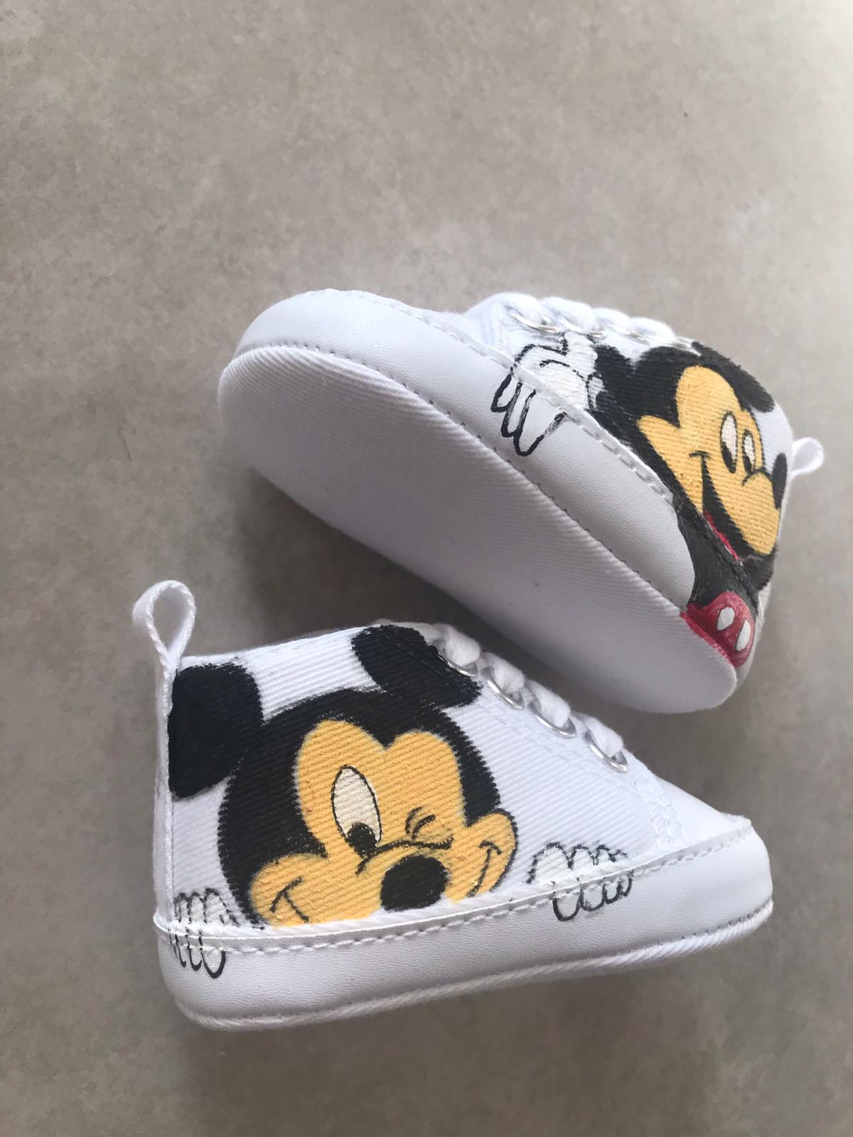 Scarpine neonato dipinte a mano Topolino