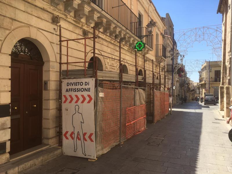 ponteggio edile per ristrutturazione edificio storico