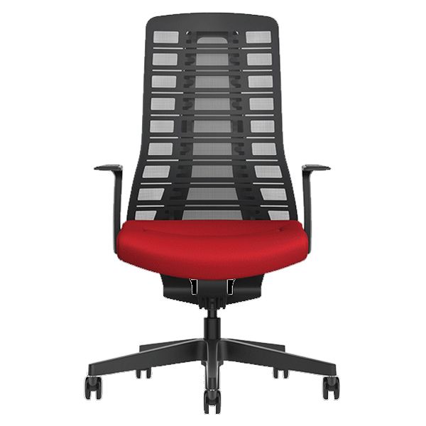 Una silla de oficina negra con asiento y respaldo rojos sobre un fondo blanco.