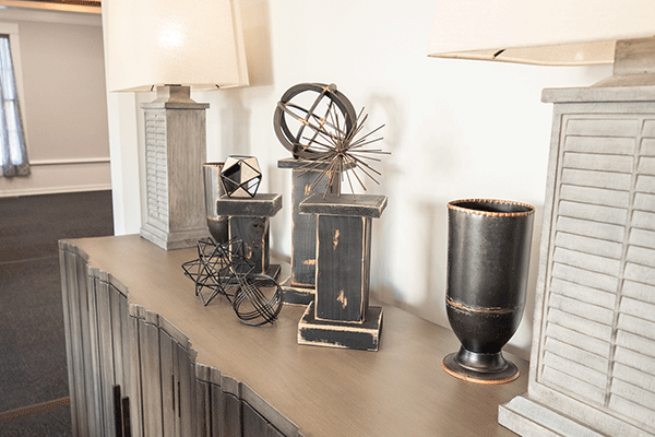 Alvis Miller & Son Funeral Home and Crematory Decor