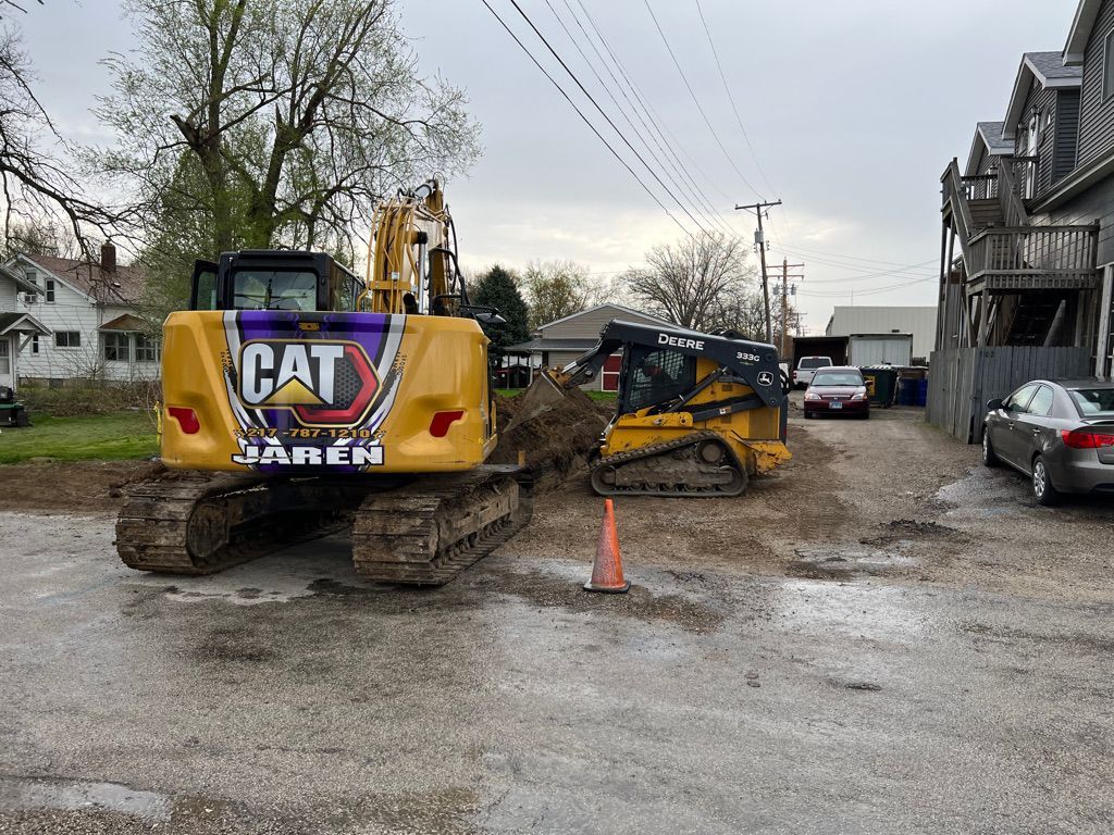 Yellow excavation truck  - Springfield, IL - Jaren Industries
