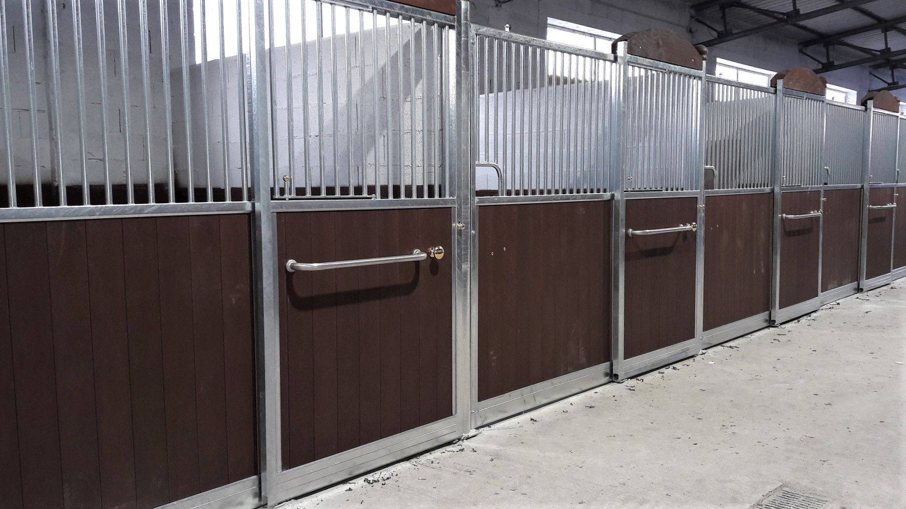 Frontale modello EVO con plastica marrone