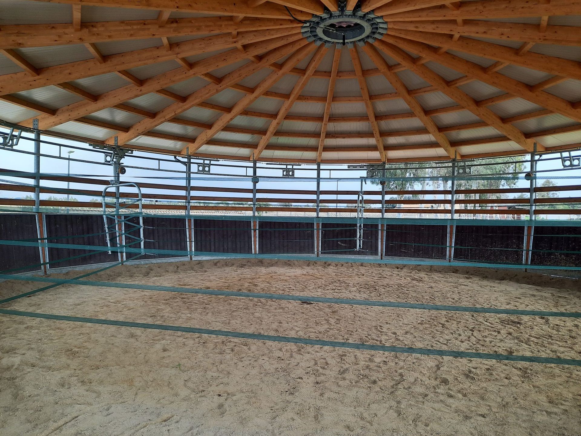 Interno giostra COMBI con separatori abbassati