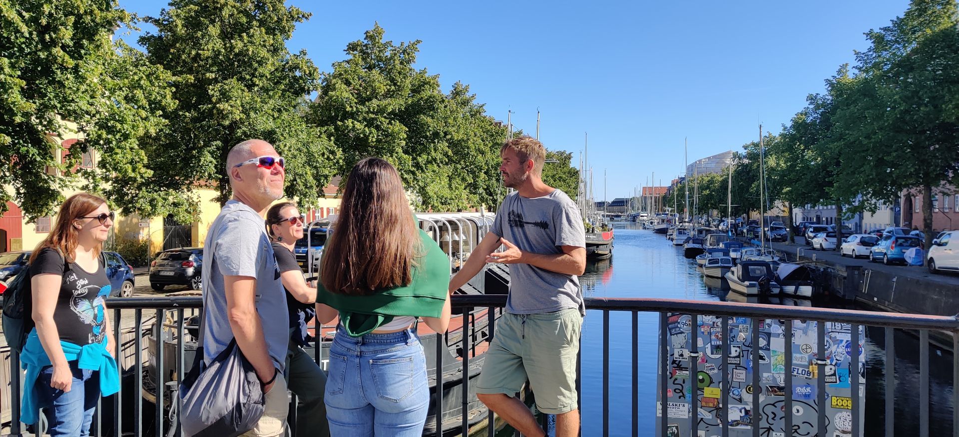 Guided walking tours with small groups in Copenhagen with a local guide