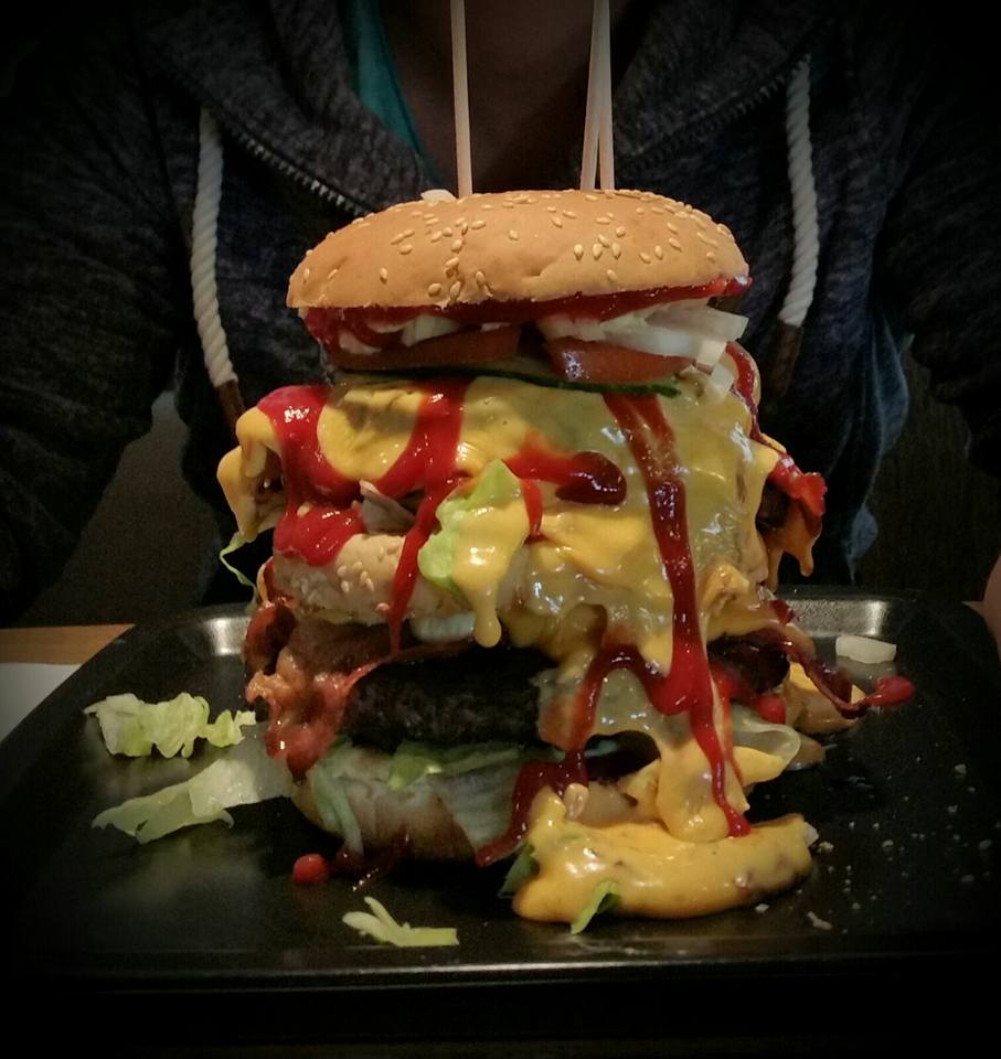 Super Burger mit viel Fleisch