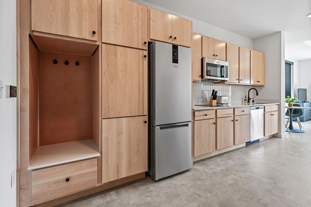 Modern apartment kitchen in Ashwaubenon