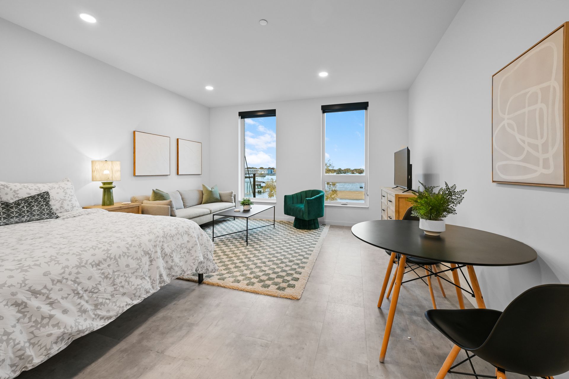 Modern furnished studio apartment in Ashwaubenon