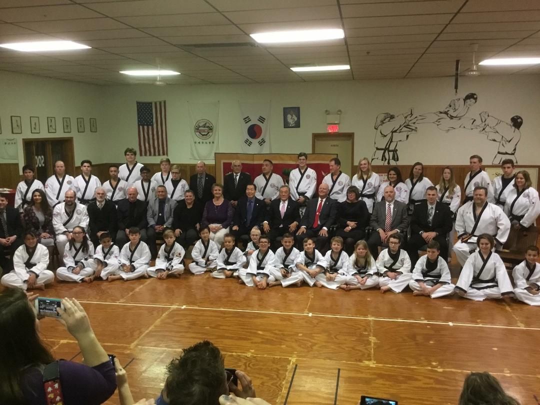 The word placeholder is on a gray background.