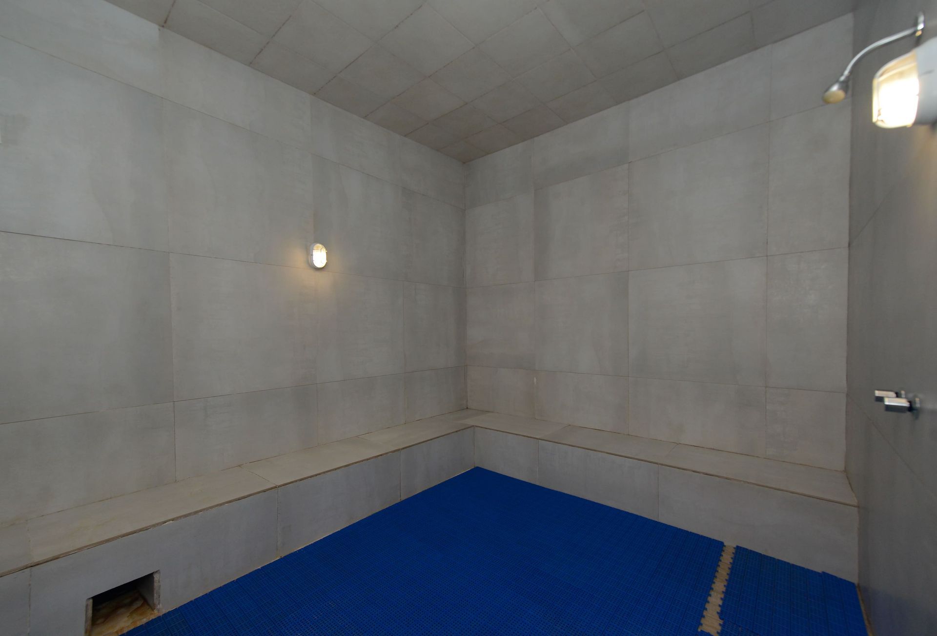 Jacuzzi e Saunas
