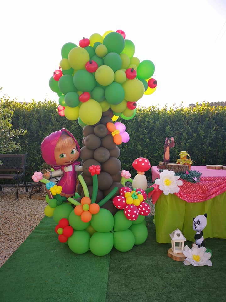 albero con palloncini verdi