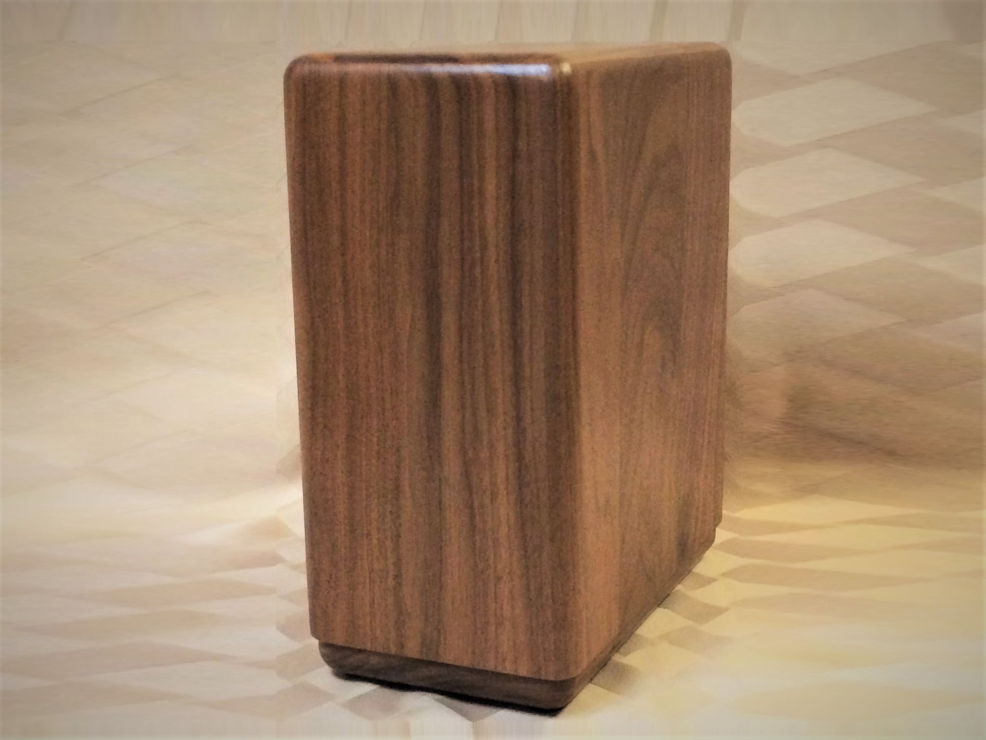 Niche Walnut