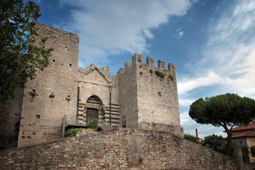 Castello dell'Imperatore - Guida turistica di Prato Stella Fabiano