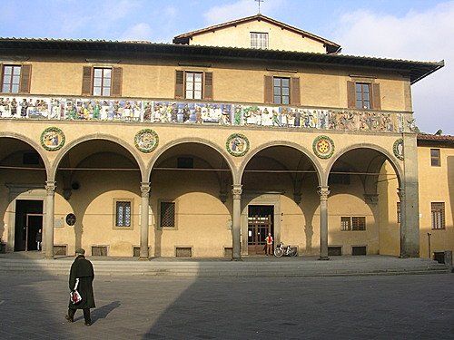 Fregio dell'Ospedale del Ceppo Guida turistica di Pistoia Stella Fabiano