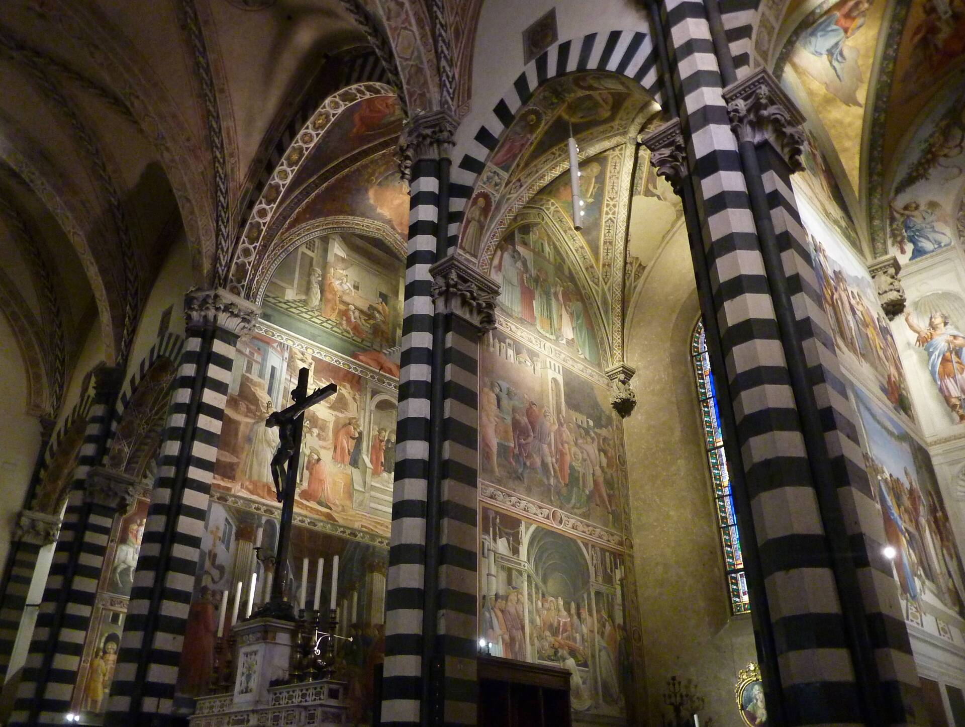 Chiesa di S. Stefano  interno- Prato Guida turistica di Prato Stella Fabiano