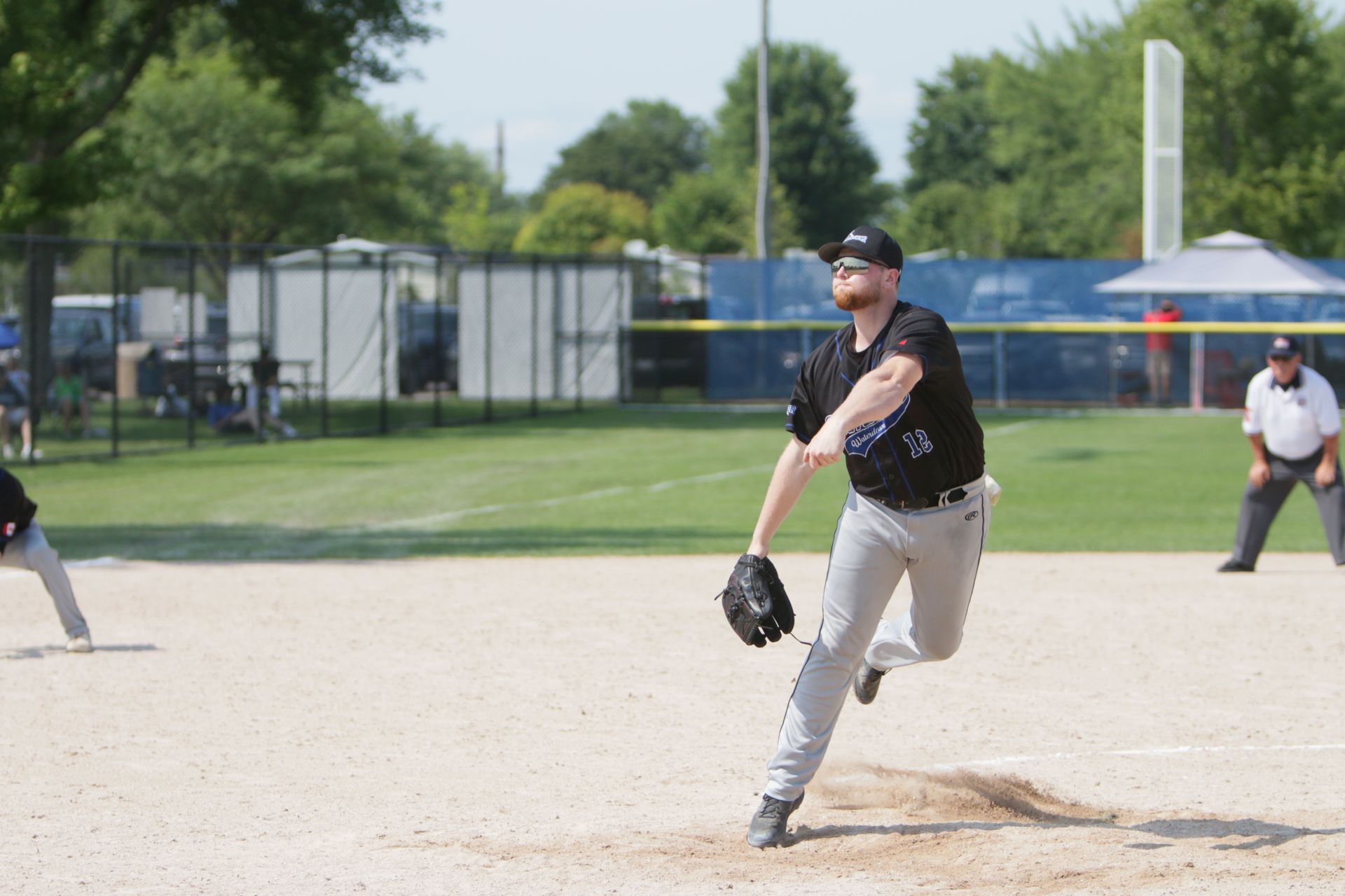 Reese Yantzi pitching for Waterdown Hammer