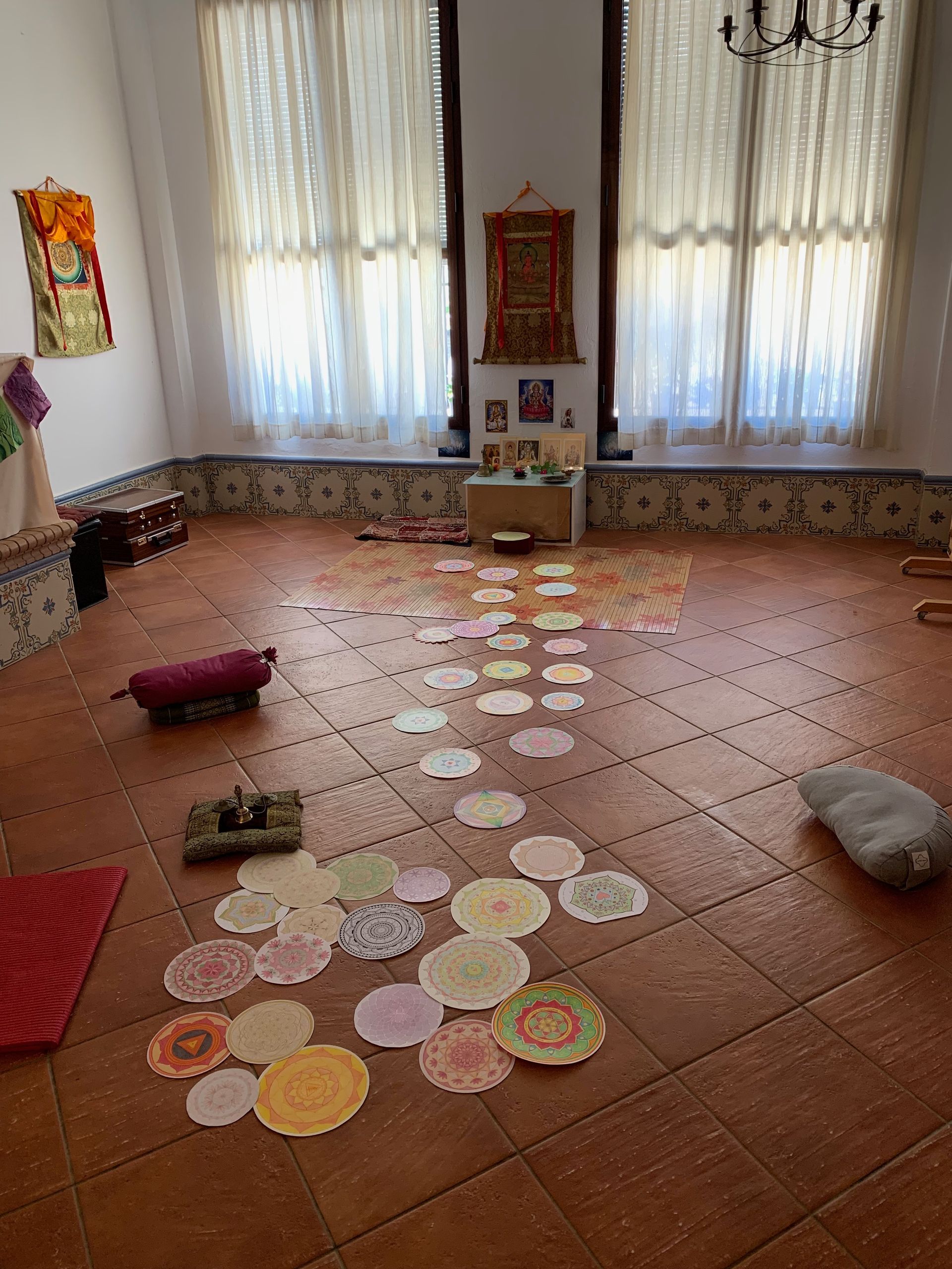 Creating mandala's, step by step a journey to Innerpeace