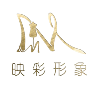 帶有中文的金色標誌