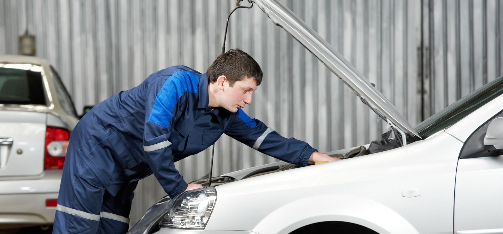 Car mechanic