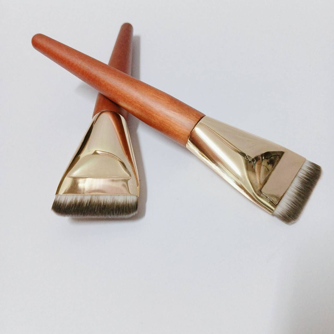 3BOSSWU小商品｜一字型高質感扁頭粉底刷｜原木款/銀色款｜1支$100/$50