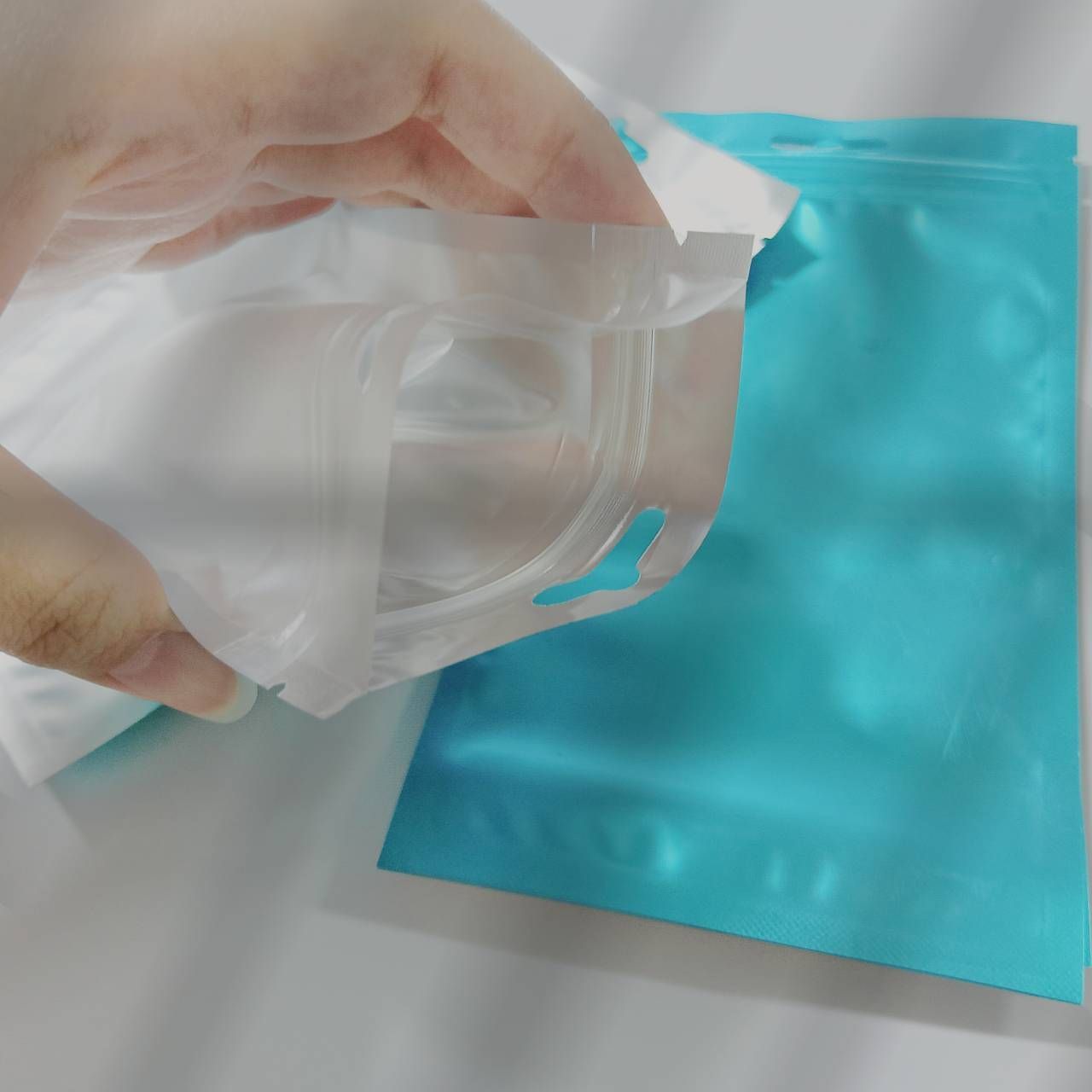 1651-3BOSSWU 蒂芬妮藍 /  雷射多花色    夾鏈袋    全館滿千免運