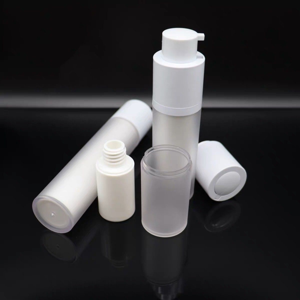 224小工具｜3BOSSWU小商品｜50ml旋轉真空乳液瓶(只供一次性使用)顏色隨機｜$30/個｜體驗瓶送顧客體驗的工具好選擇｜20230601