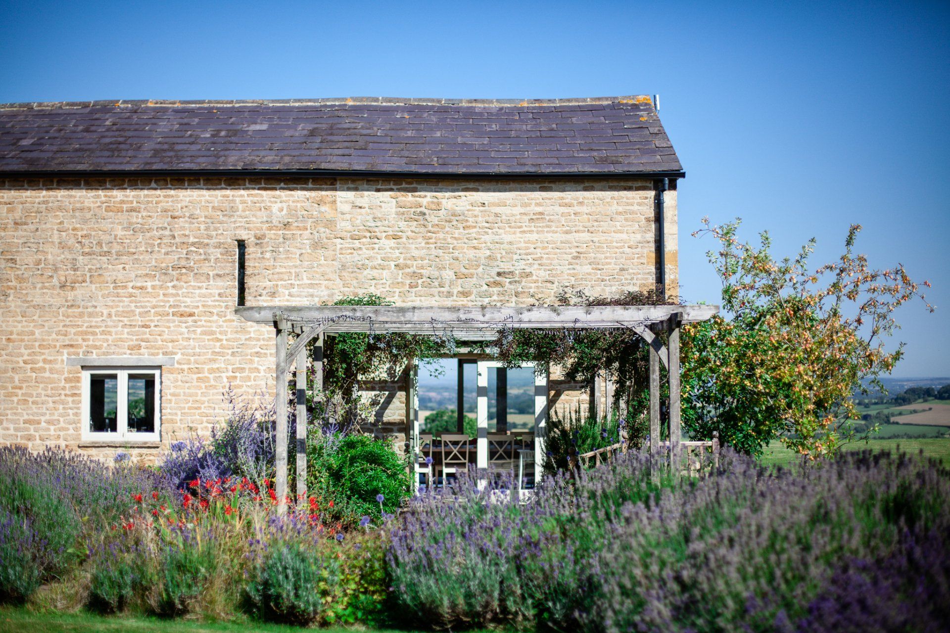 The Farmhouse Barn, Large family accommodation in the Cotswolds.
