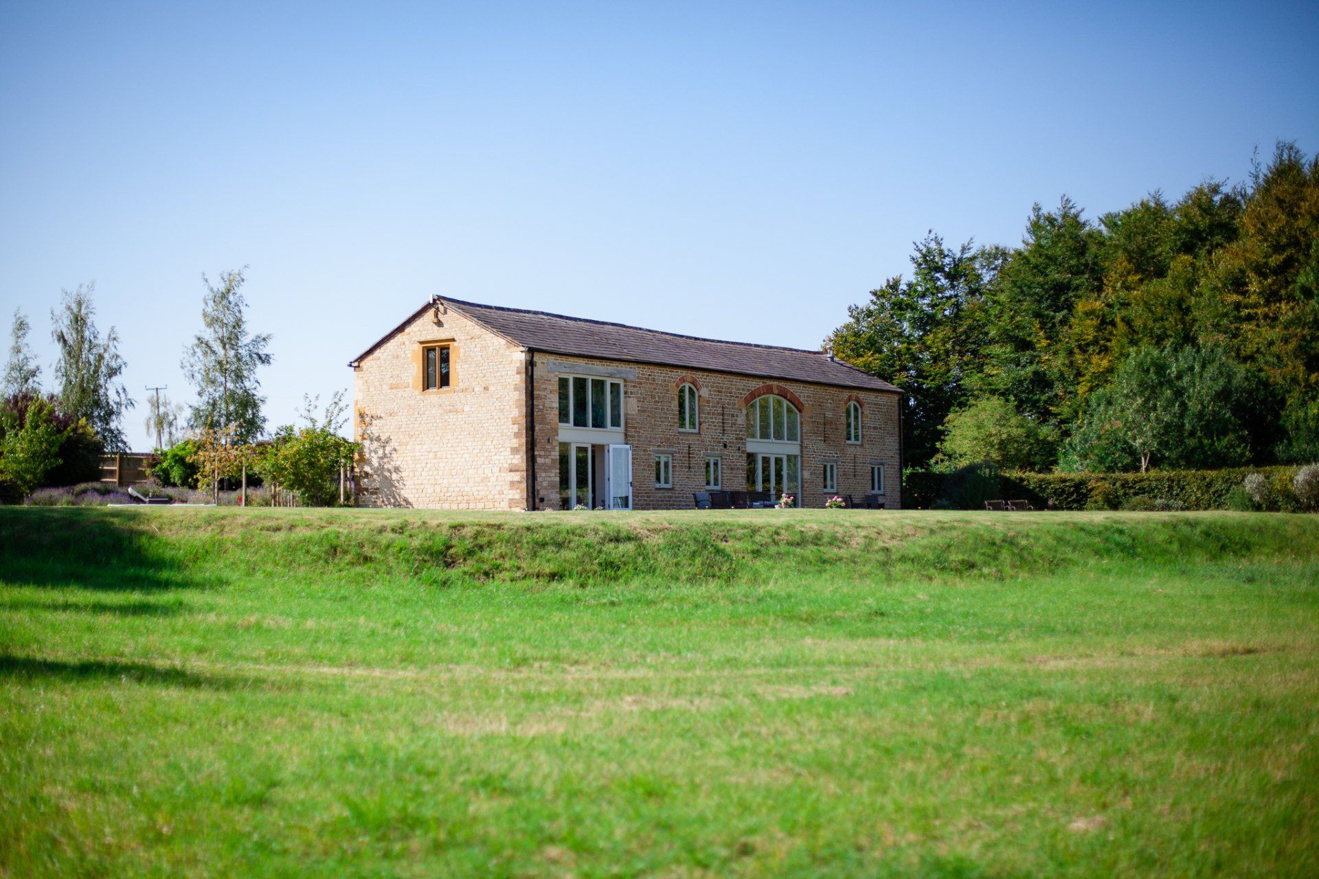 The Farmhouse Barn, Large family accommodation in the Cotswolds.