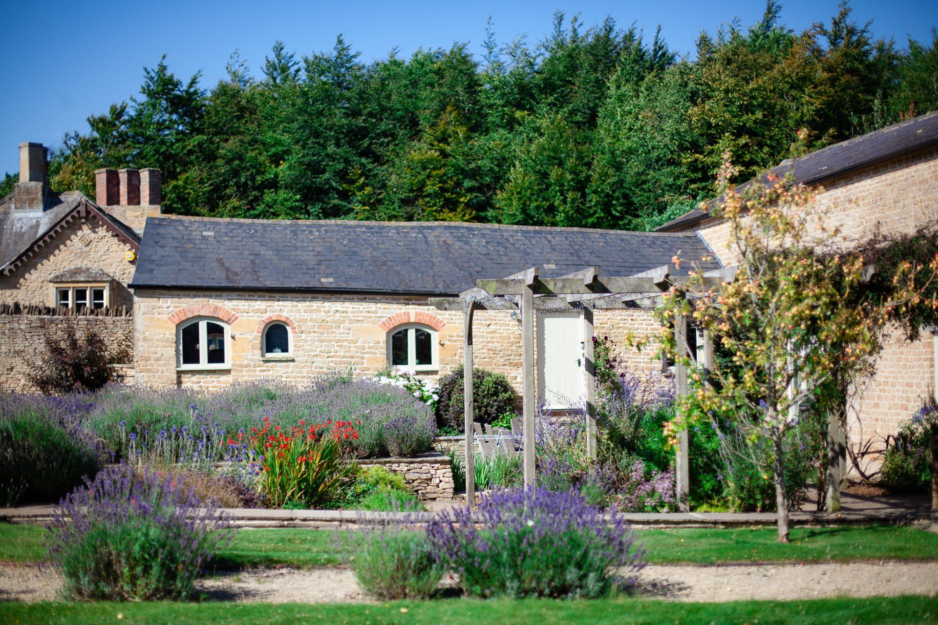 The Farmhouse Barn, Large family accommodation in the Cotswolds.