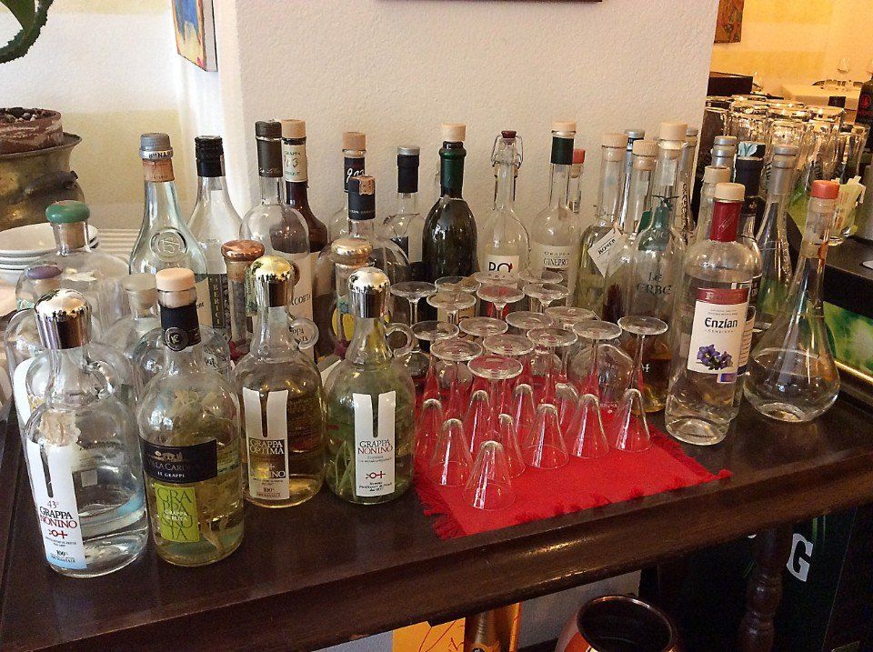 selezione di liquori della casa