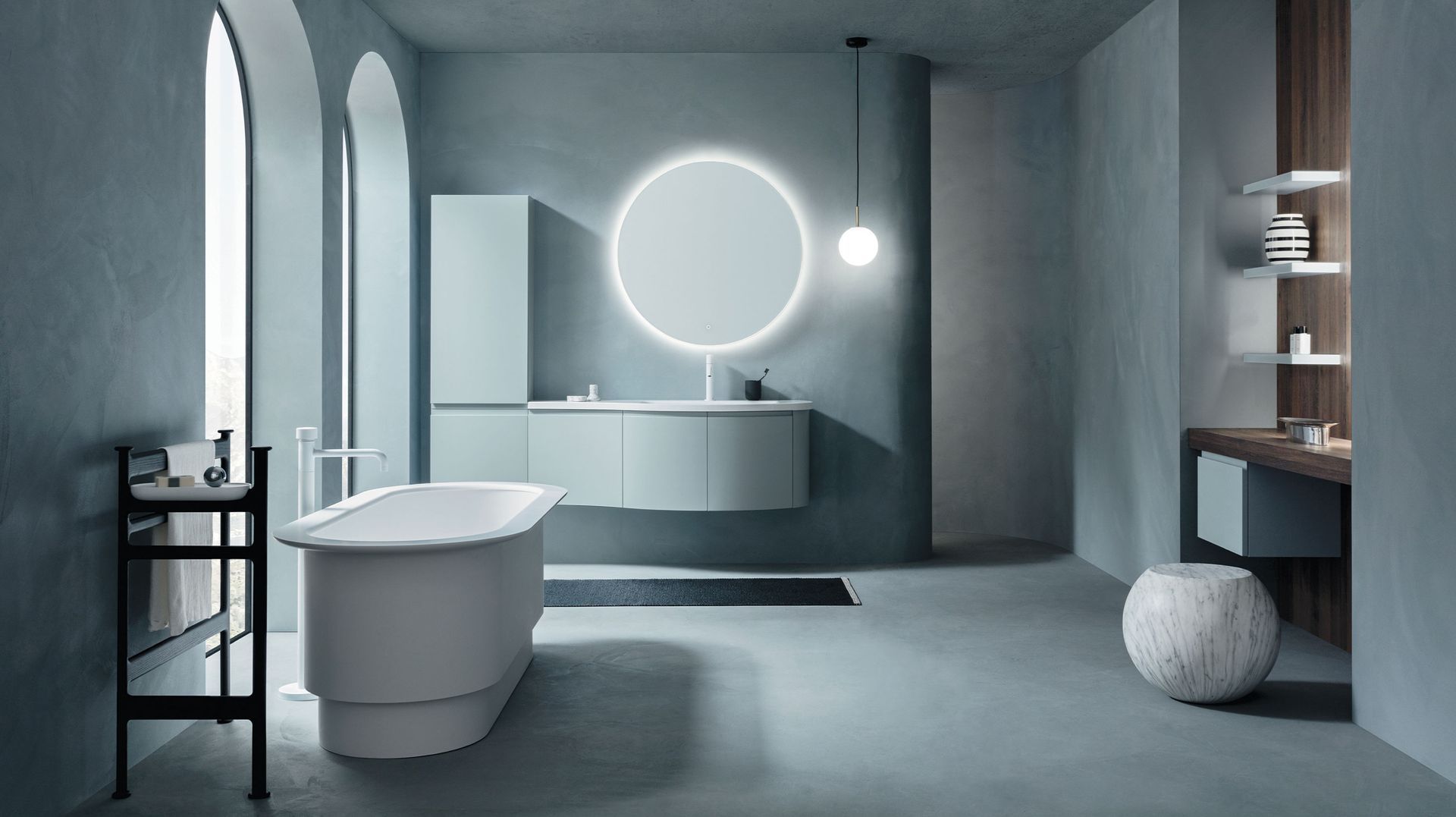 Fusion trova nella linea curva il proprio segno caratteristico: una collezione di mobili di design che accosta i volumi morbidi delle basi alle rigide geometrie delle colonne e dei vani a giorno. Disponibile nella nuova variante MOBY, caratterizzata dalla particolare maniglia, la collezione crea un inedito equilibrio nella stanza da bagno, grazie alle forme morbide e ai raffinati accostamenti. Arredi bagno pratici e funzionali che formano un’atmosfera accogliente e rasserenante, adattandosi perfettamente a ogni stile e personalità.