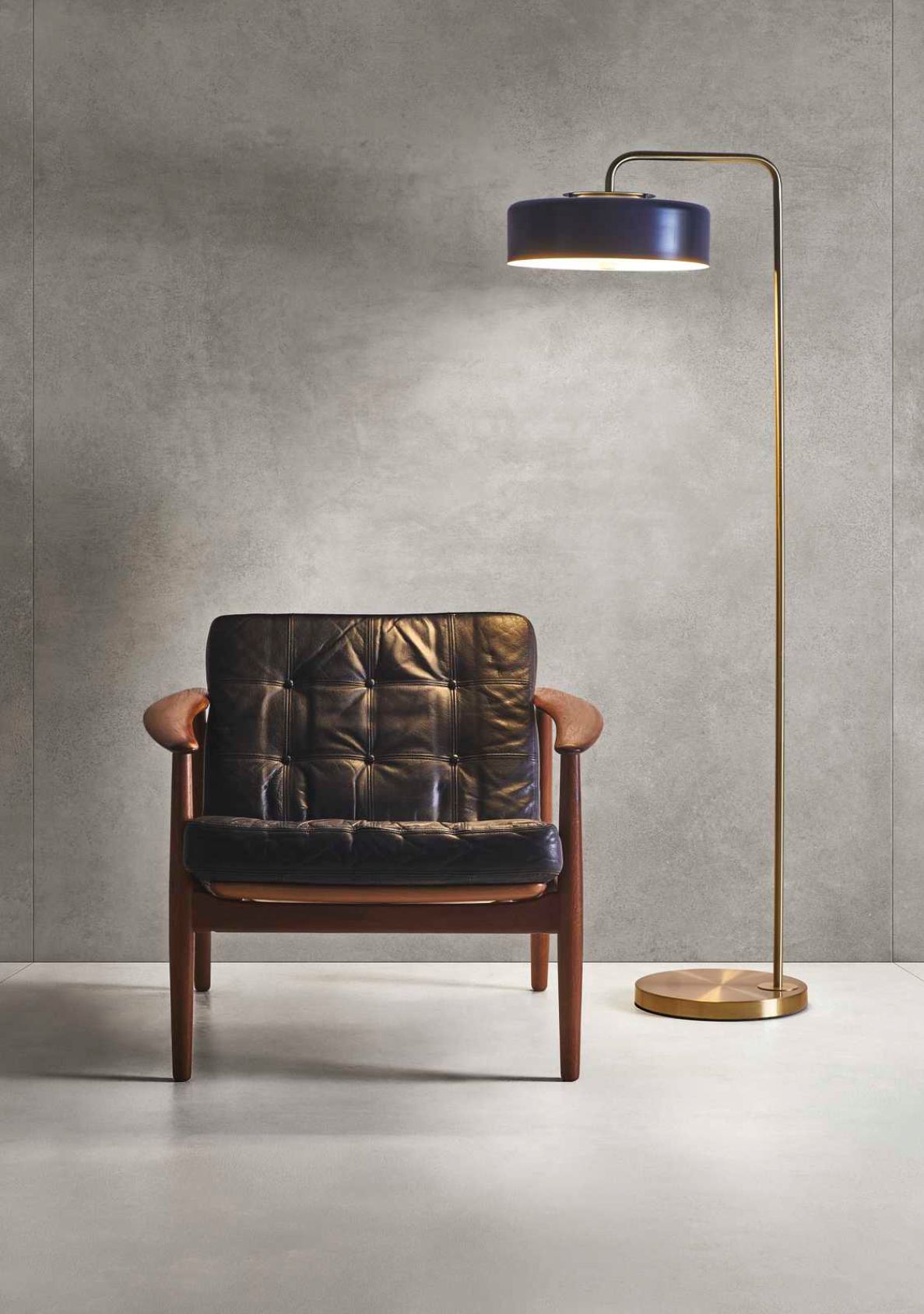 PIASTRELLE IN GRES PORCELLANATO EFFETTO COTTO: FORME E COLORI
Le piastrelle in gres porcellanato effetto cotto si presentano in diverse forme, tra cui rettangolari, quadrate, esagonali e altre geometrie. Ogni forma trova la sua applicazione ottimale: ad esempio, le piastrelle rettangolari risultano ideali per corridoi, mentre quelle esagonali aggiungono un tocco unico al design degli spazi. La gamma di colori e texture disponibili è ampia e va dal classico rosso cotto a tonalità più moderne. La scelta del colore può influenzare notevolmente l'atmosfera della stanza: i colori caldi tendono a creare ambienti accoglienti, mentre i toni chiari favoriscono la luminosità degli spazi.