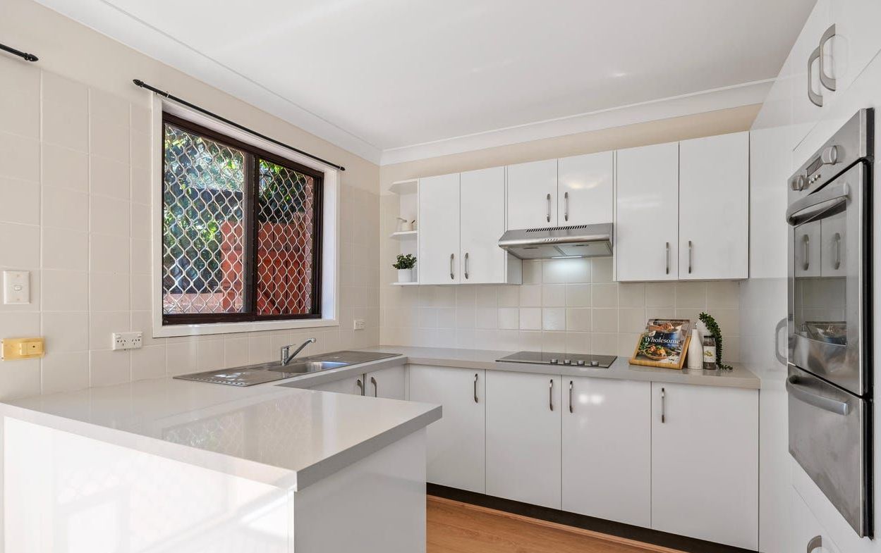 Modern Marble Kitchen - Wards Kitchens In Central Coast, NSW