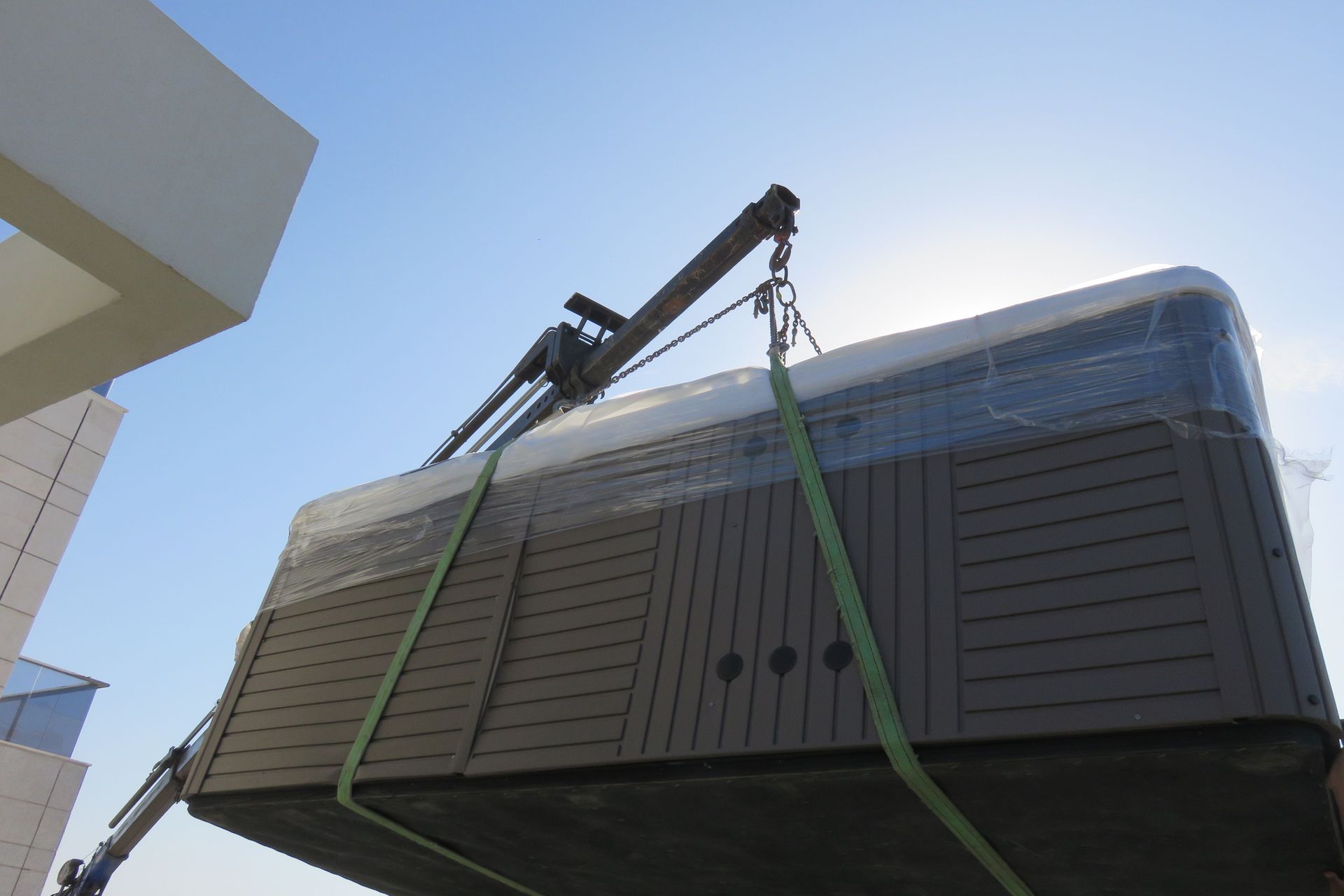 Hot Tub - Atascadero, CA - A Superior Crane