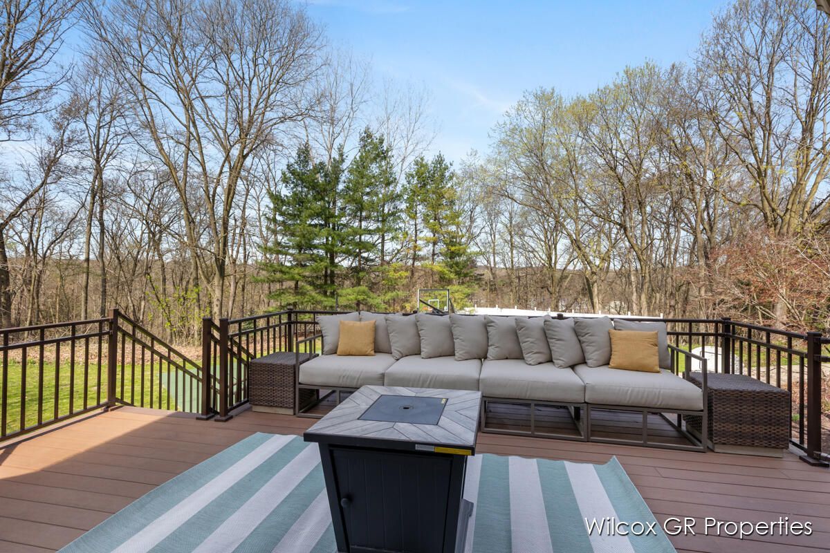 401 Grand Valley Court NE, Ada, Michigan 49301