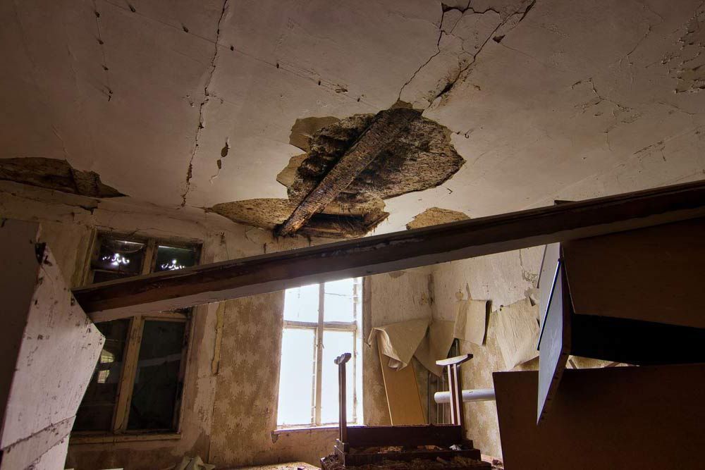 Plafonnage de murs anciens