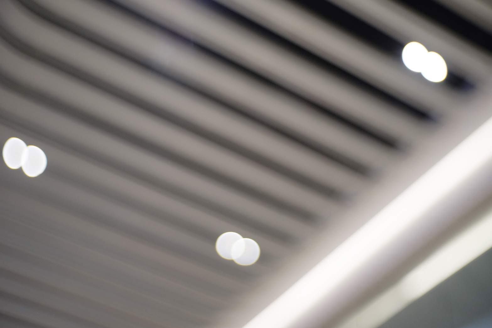 Faux plafond metal stud/pvc