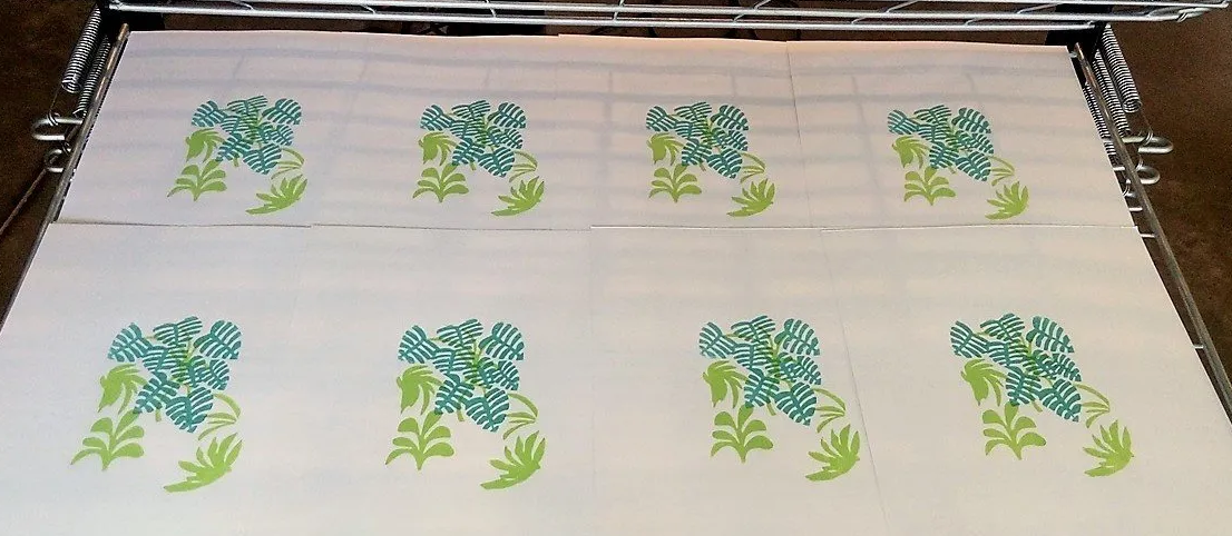 xilogravura colorida desenho plantas san miguel cópias impressão papel empilhadeira edgard bittencourt natureza maluca