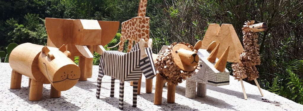 foto elefante zebra girafa rinoceronte leão camelo hipopótamo bichos reciclados cartão papelão jardim edgard bittencourt natureza maluca