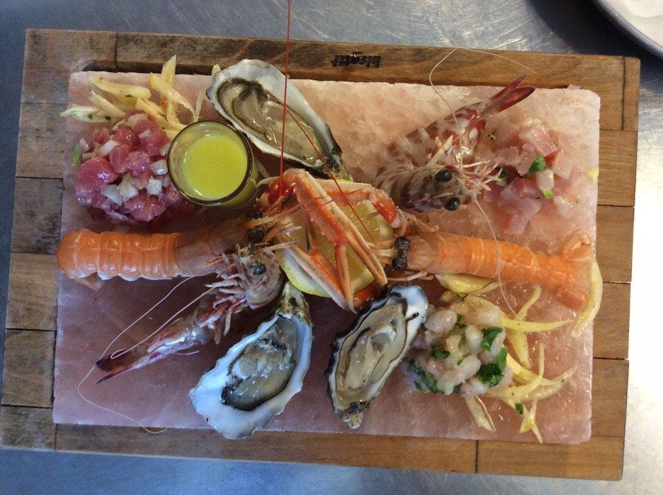 tagliere d'antipasto di mare fresco
