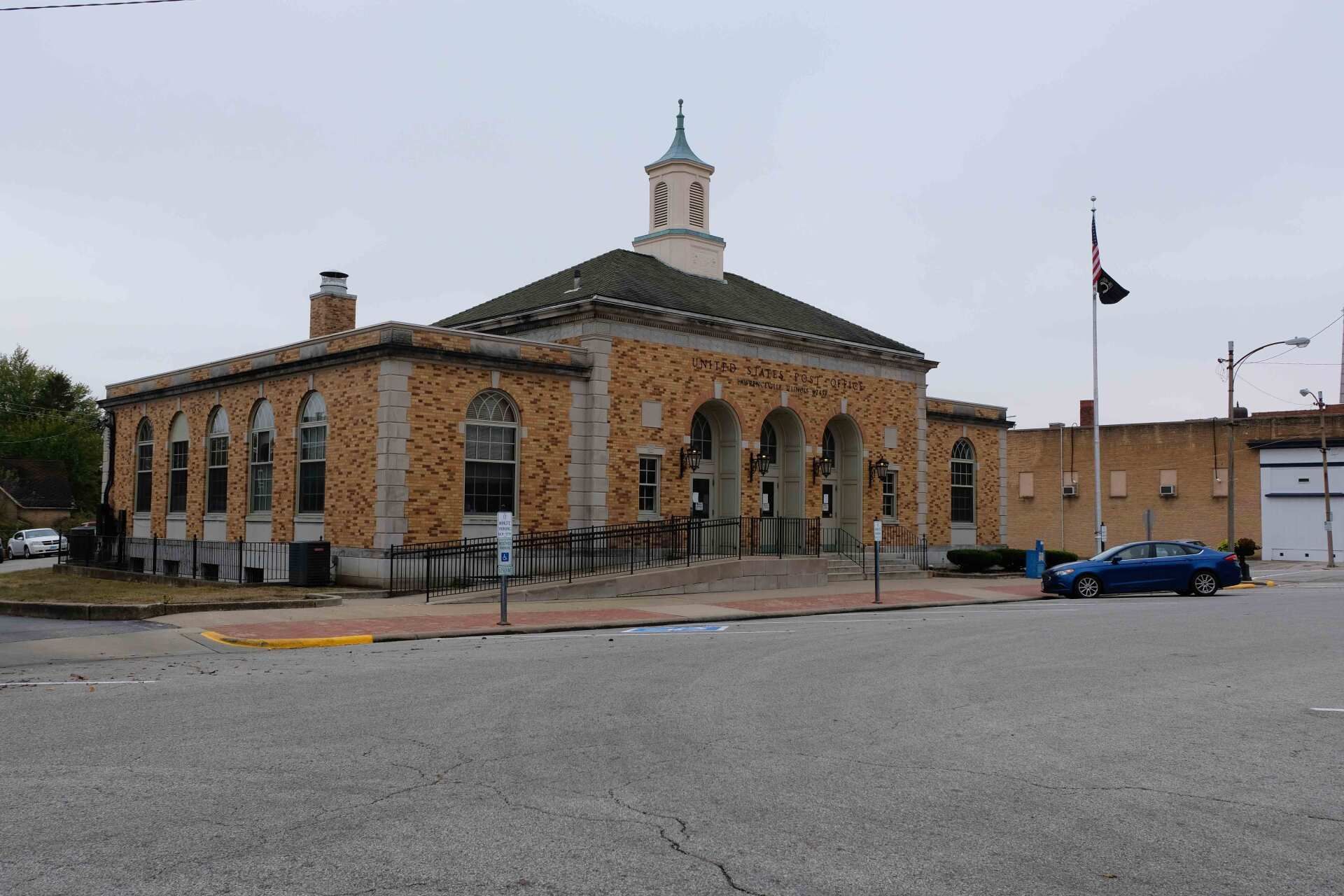 Public Building in Illinois
